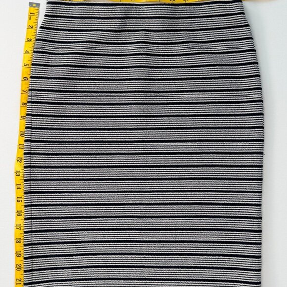 Ann Taylor LOFT Pull On Dark Navy and White Striped Skirt - Picture 2 of 6